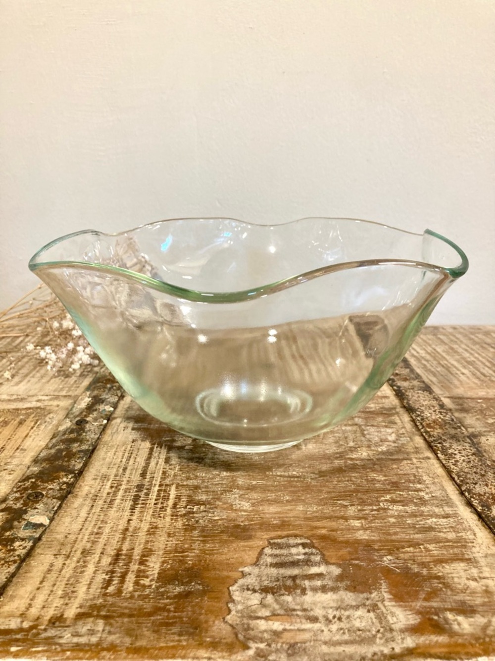 Clear Scalloped Glass Serving Bowl Ruffle Edge 10” Across - Picture 3 of 14